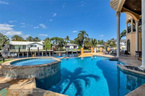 1011 Rhodes Villa Avenue Delray Beach FL 33483
