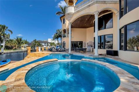 1011 Rhodes Villa Avenue Delray Beach FL 33483