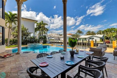 1011 Rhodes Villa Avenue Delray Beach FL 33483