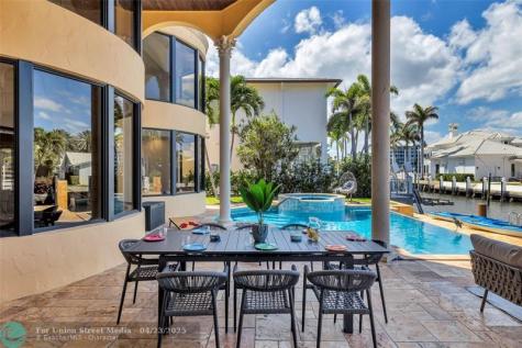 1011 Rhodes Villa Avenue Delray Beach FL 33483
