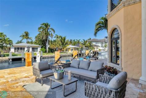 1011 Rhodes Villa Avenue Delray Beach FL 33483