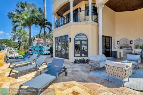 1011 Rhodes Villa Avenue Delray Beach FL 33483