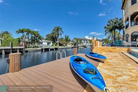 1011 Rhodes Villa Avenue Delray Beach FL 33483