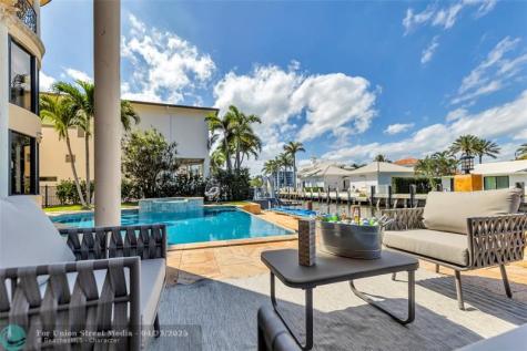 1011 Rhodes Villa Avenue Delray Beach FL 33483