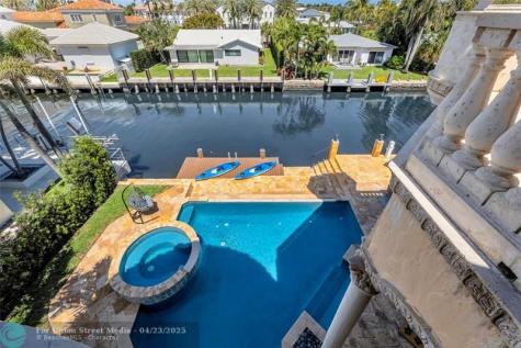 1011 Rhodes Villa Avenue Delray Beach FL 33483