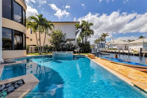 1011 Rhodes Villa Avenue Delray Beach FL 33483