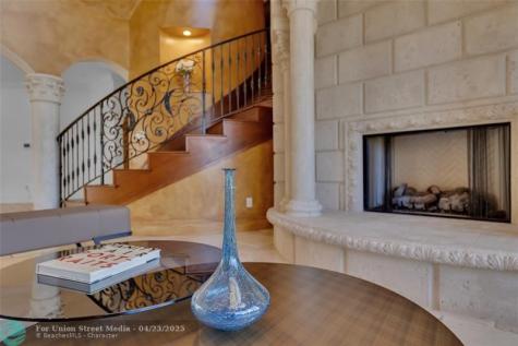 1011 Rhodes Villa Avenue Delray Beach FL 33483