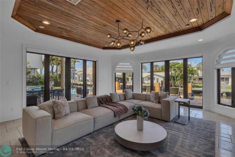 1011 Rhodes Villa Avenue Delray Beach FL 33483
