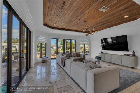 1011 Rhodes Villa Avenue Delray Beach FL 33483