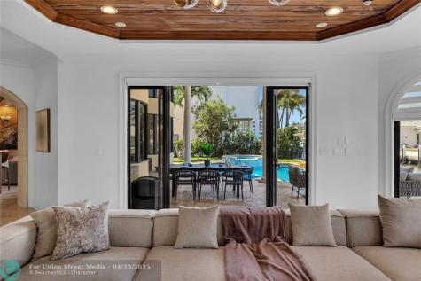 1011 Rhodes Villa Avenue Delray Beach FL 33483