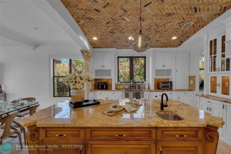 1011 Rhodes Villa Avenue Delray Beach FL 33483