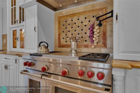 1011 Rhodes Villa Avenue Delray Beach FL 33483
