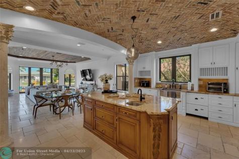 1011 Rhodes Villa Avenue Delray Beach FL 33483