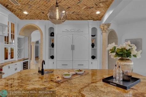 1011 Rhodes Villa Avenue Delray Beach FL 33483