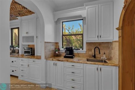 1011 Rhodes Villa Avenue Delray Beach FL 33483