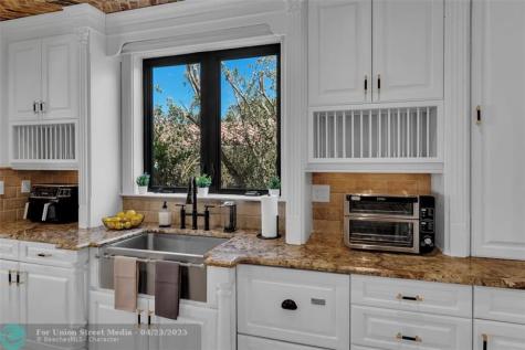 1011 Rhodes Villa Avenue Delray Beach FL 33483