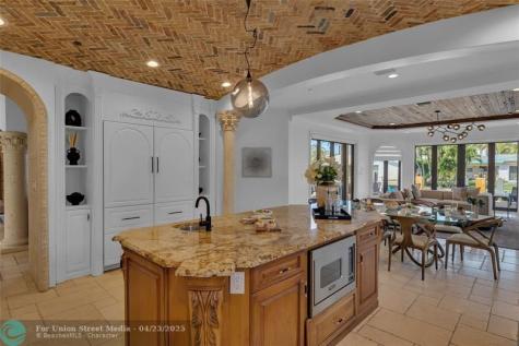 1011 Rhodes Villa Avenue Delray Beach FL 33483