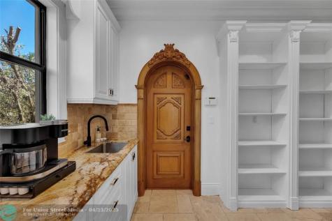 1011 Rhodes Villa Avenue Delray Beach FL 33483