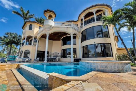 1011 Rhodes Villa Avenue Delray Beach FL 33483