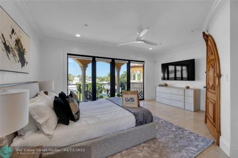 1011 Rhodes Villa Avenue Delray Beach FL 33483
