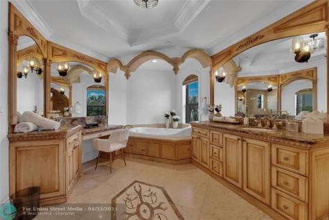 1011 Rhodes Villa Avenue Delray Beach FL 33483