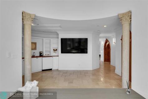 1011 Rhodes Villa Avenue Delray Beach FL 33483