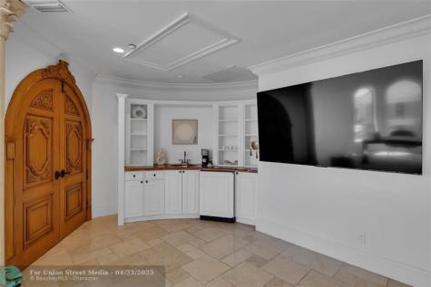 1011 Rhodes Villa Avenue Delray Beach FL 33483