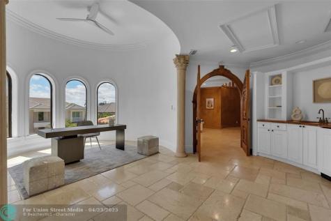 1011 Rhodes Villa Avenue Delray Beach FL 33483