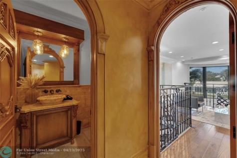 1011 Rhodes Villa Avenue Delray Beach FL 33483