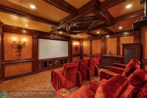 1011 Rhodes Villa Avenue Delray Beach FL 33483