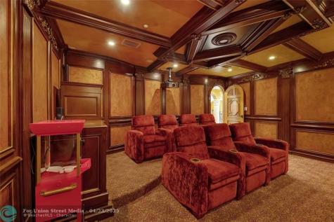 1011 Rhodes Villa Avenue Delray Beach FL 33483