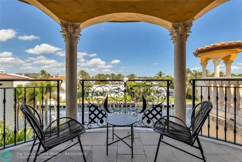 1011 Rhodes Villa Avenue Delray Beach FL 33483