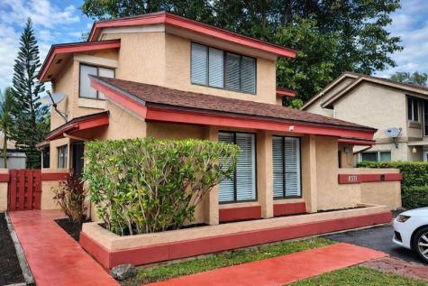 8331 SW 39th Court Fort Lauderdale FL 33328