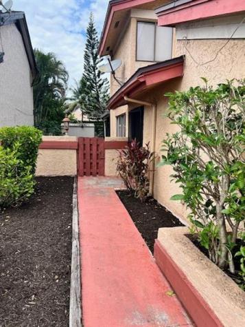 8331 SW 39th Court Fort Lauderdale FL 33328