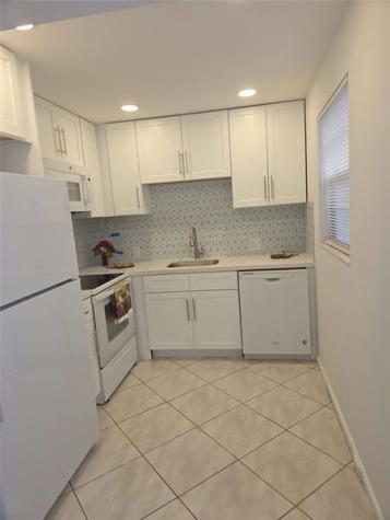 108 Fanshaw C Boca Raton FL 33434