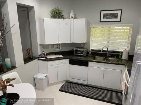 15864 SW 10th Street Pembroke Pines FL 33027