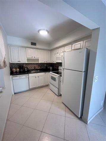 164 Burgundy D Delray Beach FL 33484