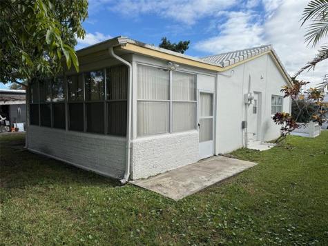 6805 NW 75th Drive Tamarac FL 33321