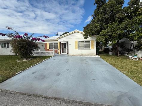6805 NW 75th Drive Tamarac FL 33321