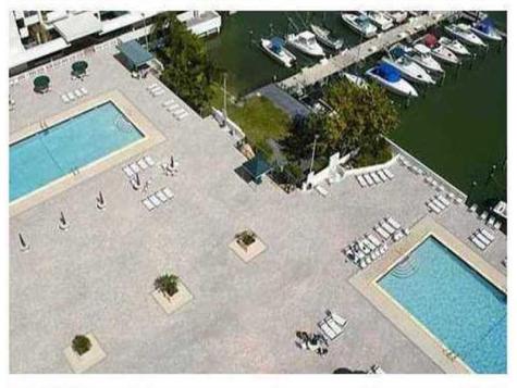 18031 Biscayne Bl Aventura FL 33160