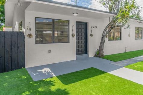2724 SW 34th Court Miami FL 33133