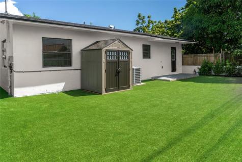 2724 SW 34th Court Miami FL 33133