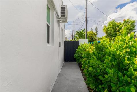 2724 SW 34th Court Miami FL 33133