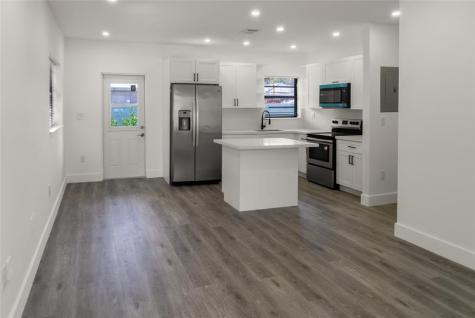 2724 SW 34th Court Miami FL 33133