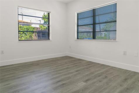 2724 SW 34th Court Miami FL 33133