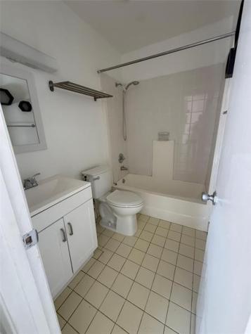 660 W Park Drive Miami FL 33172