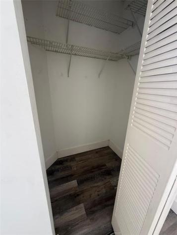 660 W Park Drive Miami FL 33172
