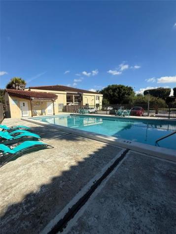 660 W Park Drive Miami FL 33172