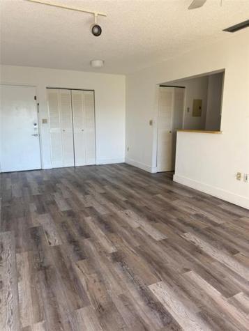 660 W Park Drive Miami FL 33172