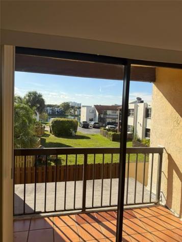 660 W Park Drive Miami FL 33172